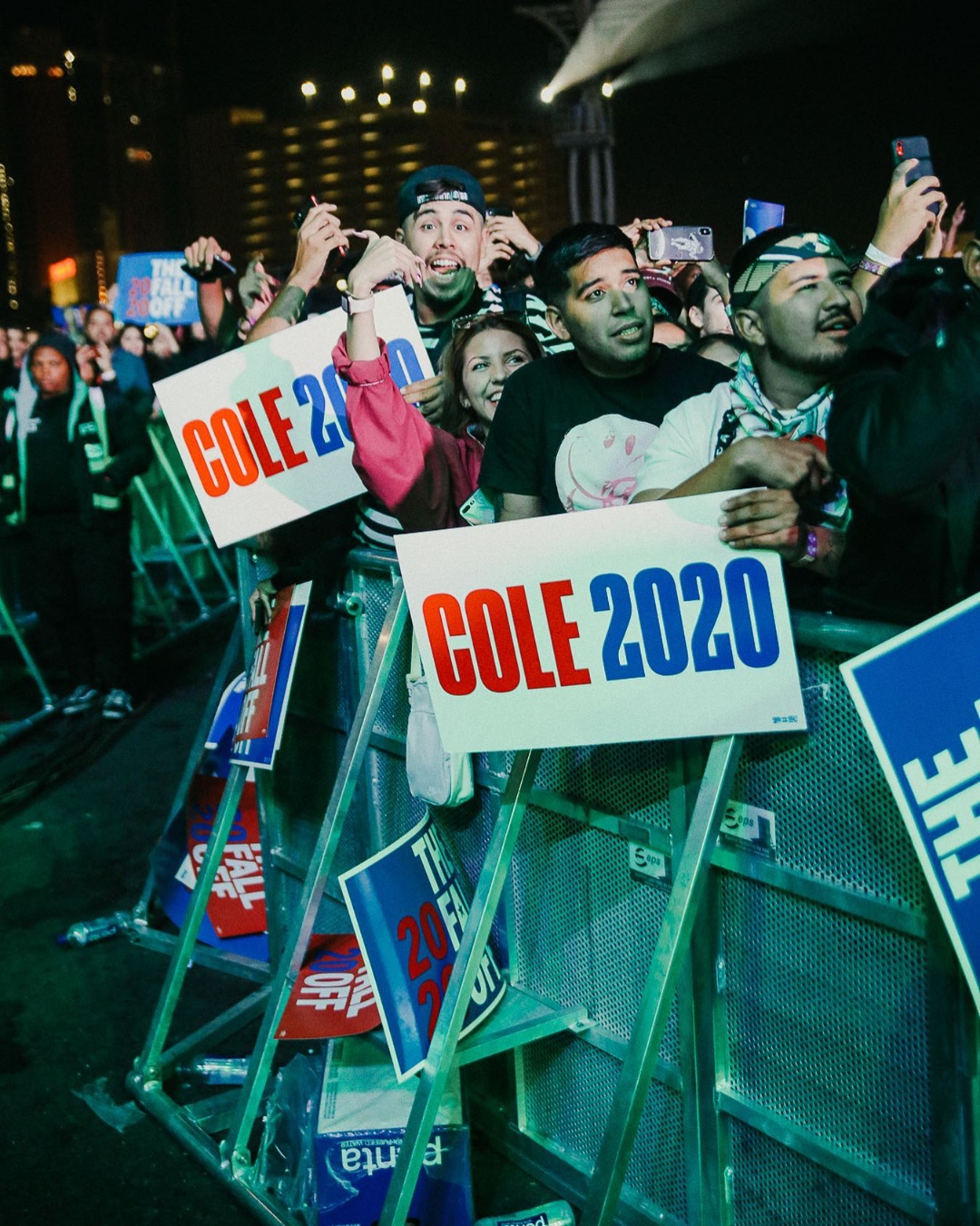 Cole 2020. Fall Off tour fan signs